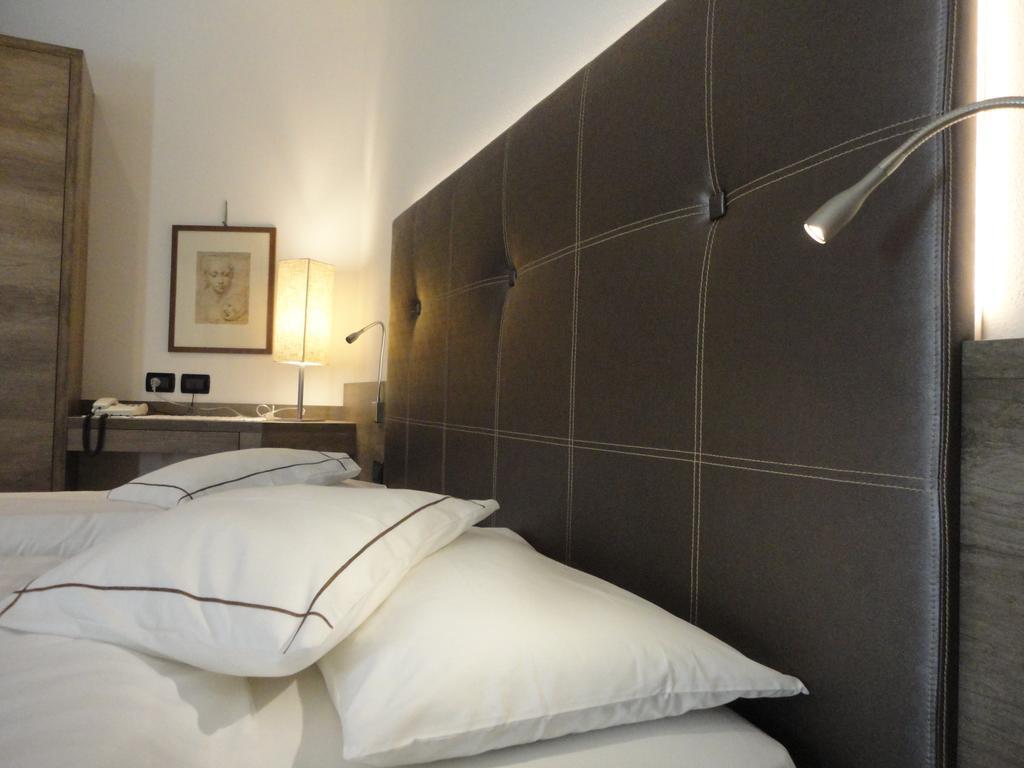 Hotel Cevedale Living Romance Hotel Cogolo Exterior foto