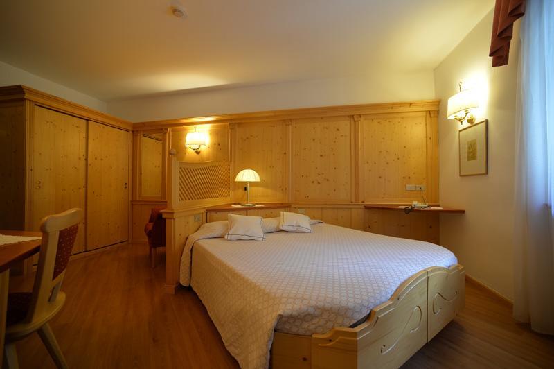 Hotel Cevedale Living Romance Hotel Cogolo Exterior foto